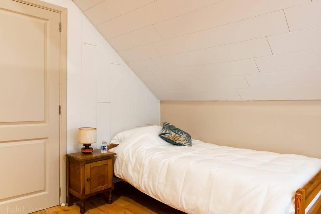 Maison Spacieuse Unifamiliale. Gite La Clochette 巴斯托涅 外观 照片
