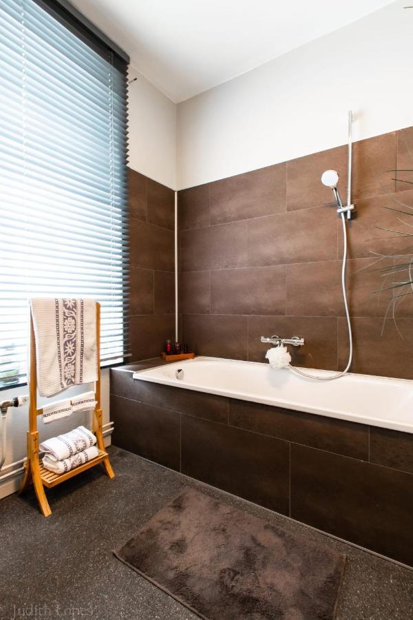 Maison Spacieuse Unifamiliale. Gite La Clochette 巴斯托涅 外观 照片